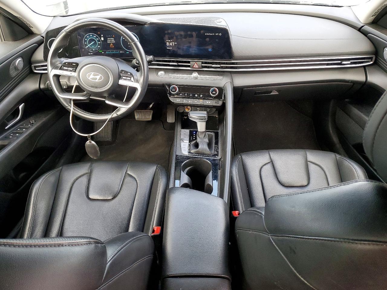 2024 Hyundai Elantra Limited - zdjęcie 8