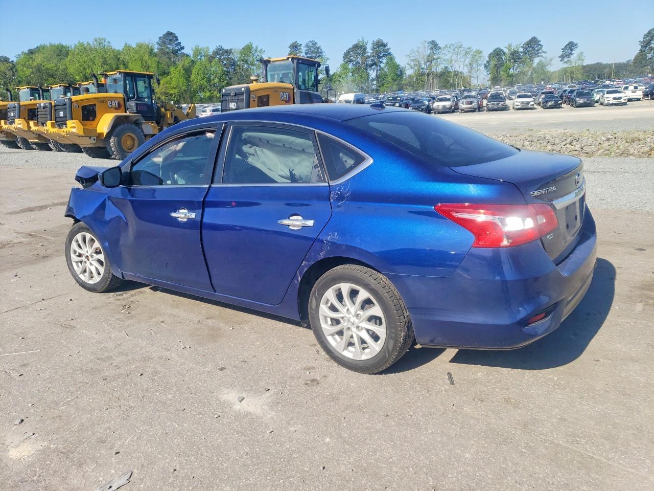 2019 Nissan Sentra Sv - zdjęcie 2