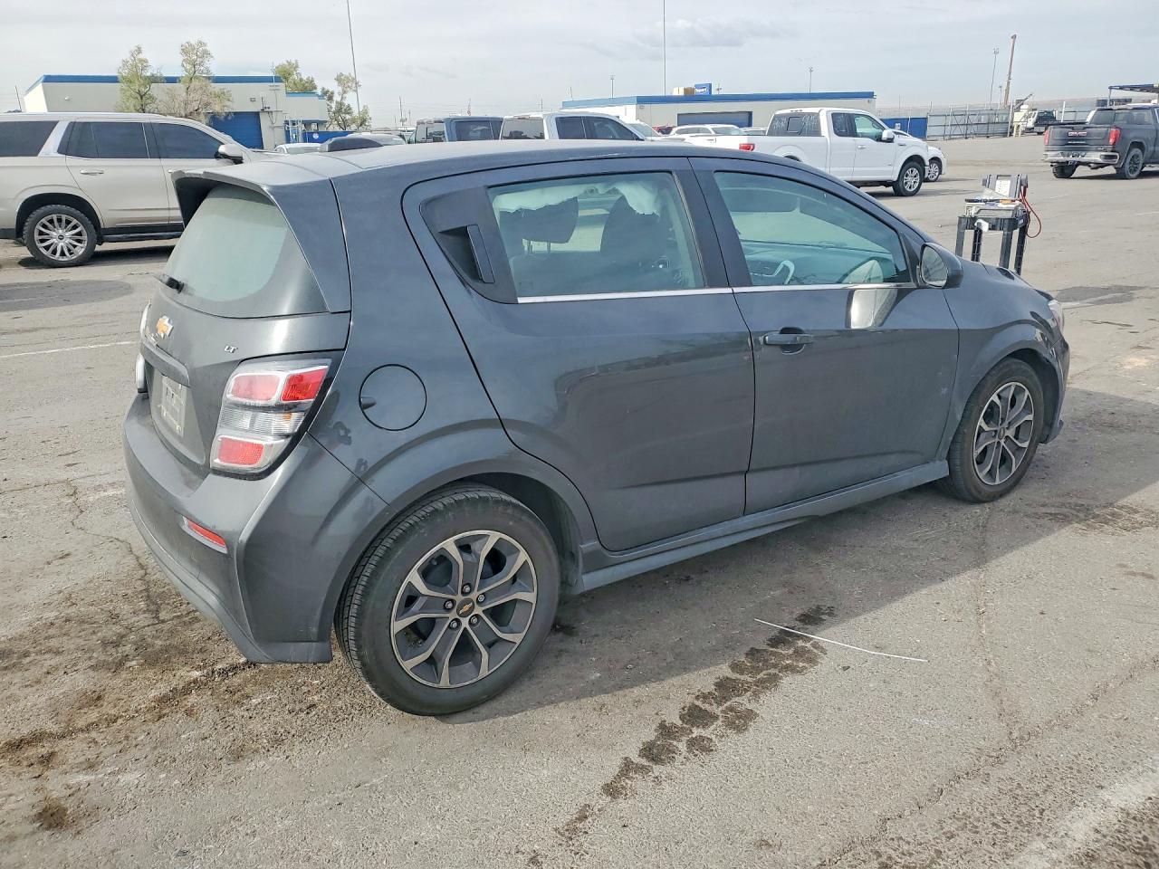 2017 Chevrolet Sonic Lt - zdjęcie 3