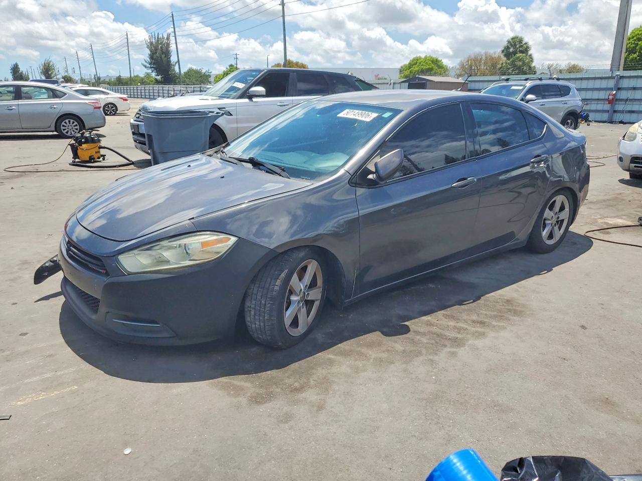 2016 Dodge Dart Sxt - zdjęcie główne