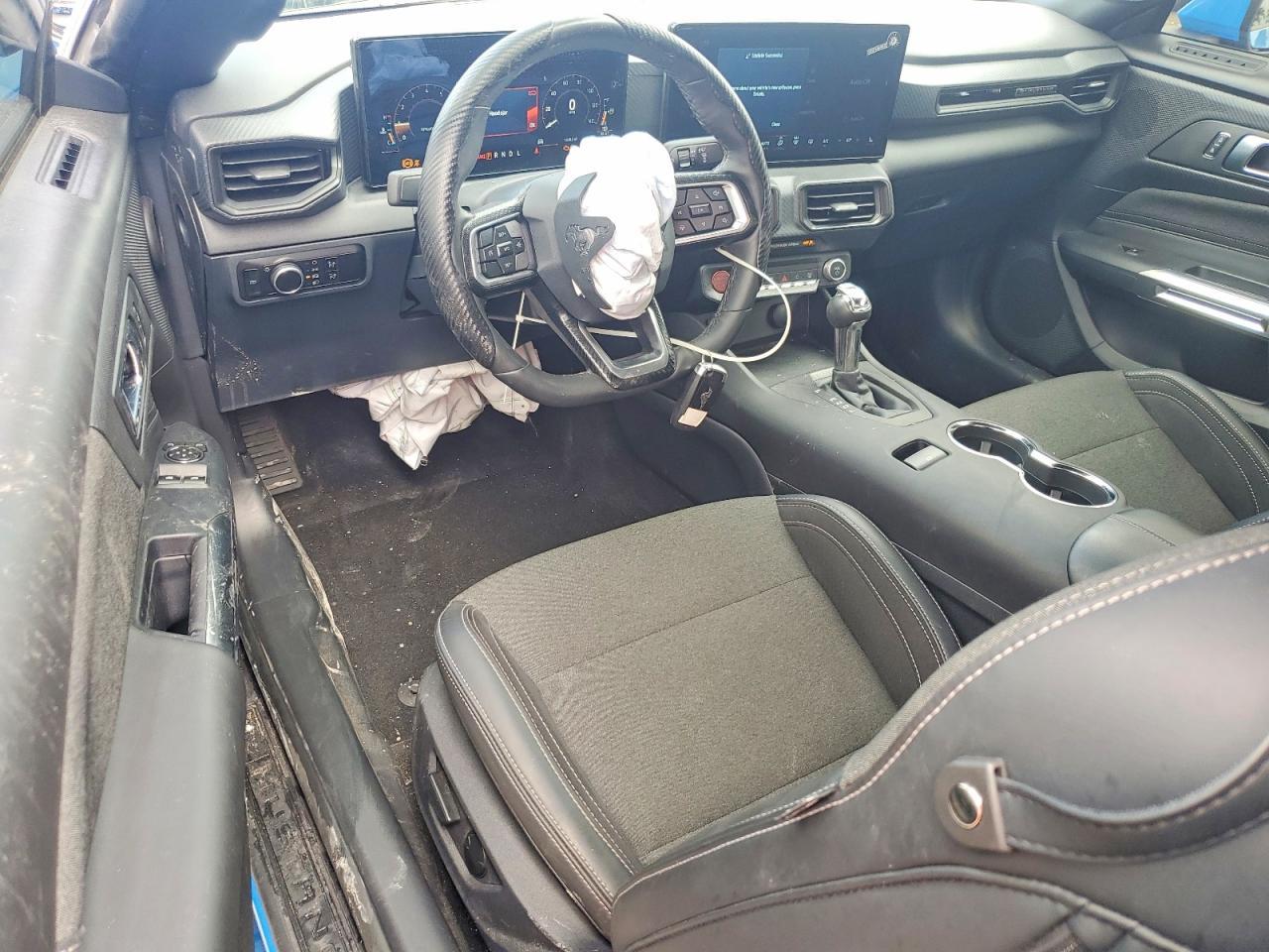 2025 Ford Mustang - zdjęcie 8