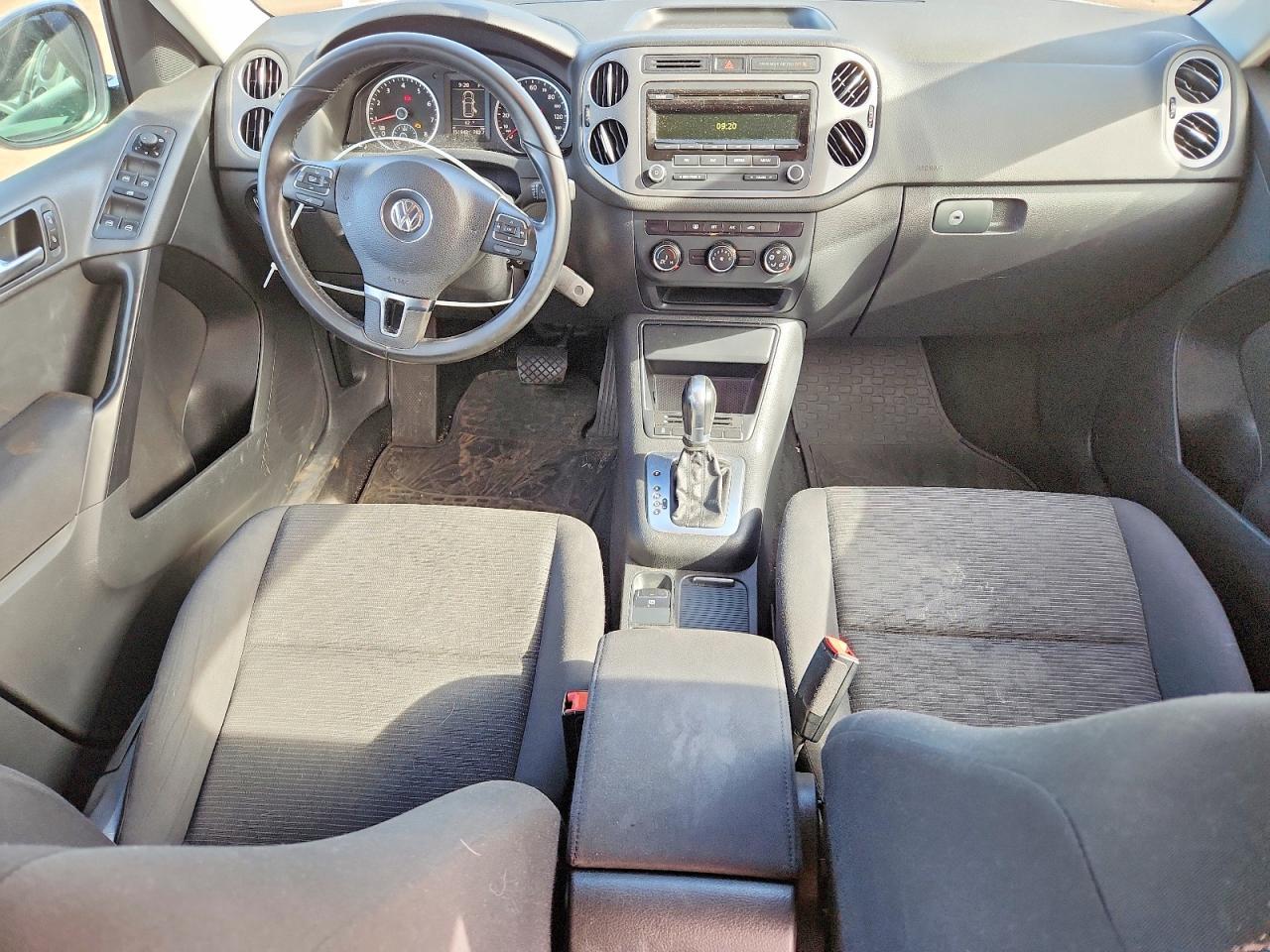 2013 Volkswagen Tiguan S - zdjęcie 8