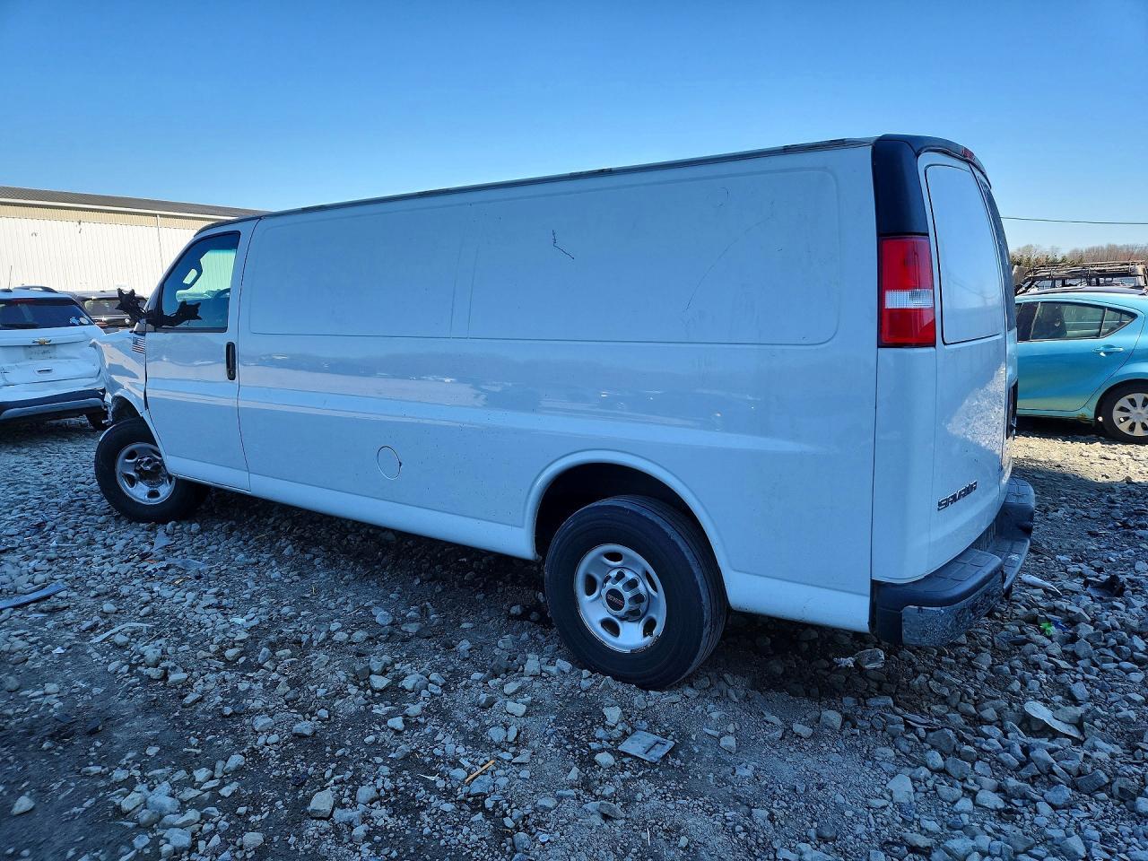 2020 GMC Savana G3500 - zdjęcie 2