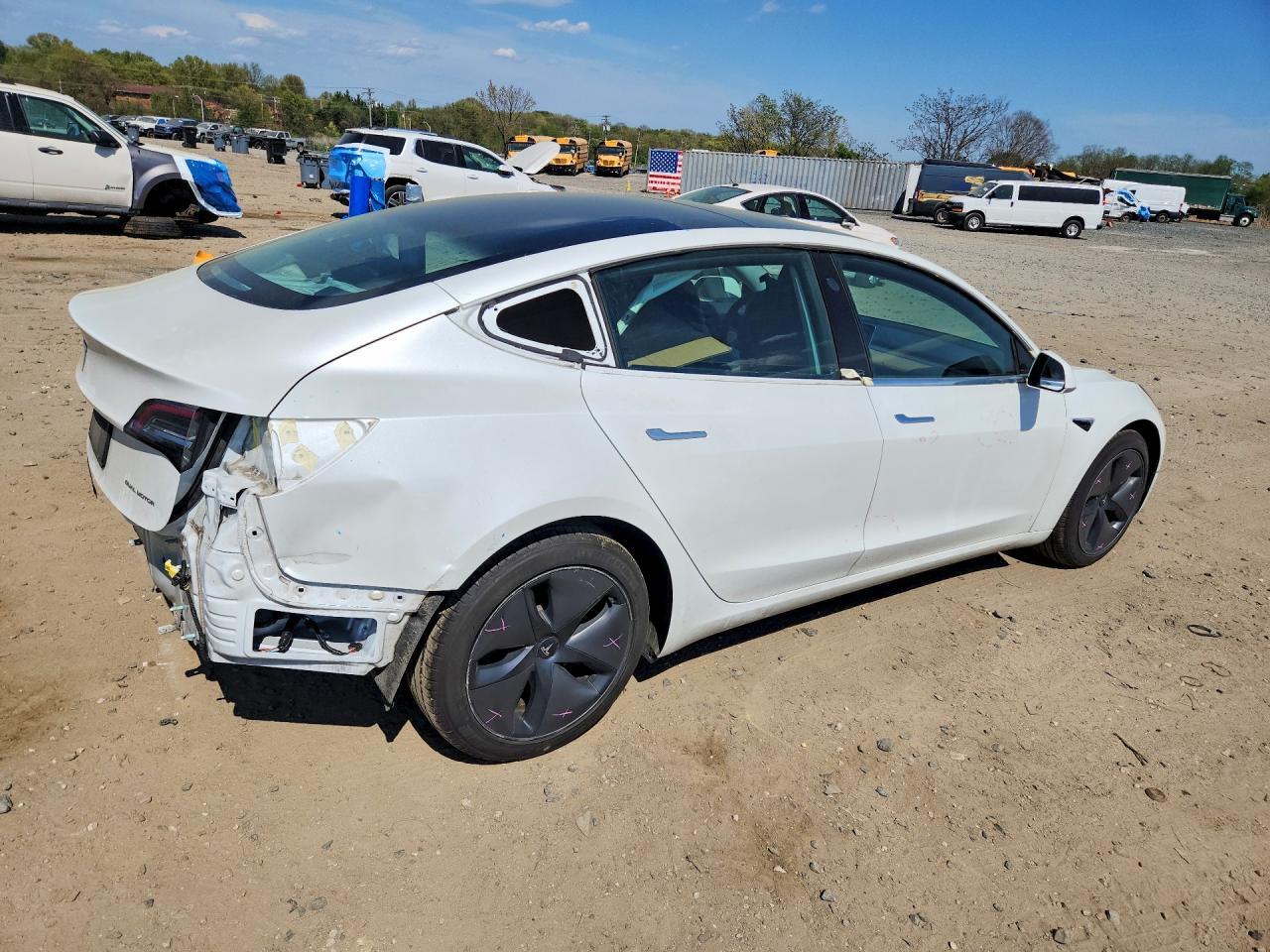 2019 Tesla Model 3 - zdjęcie 3