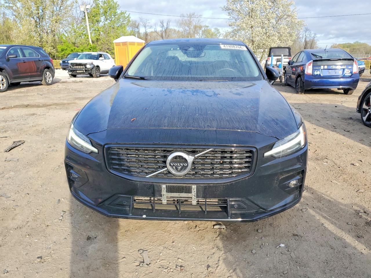 2021 Volvo S60 T5 Momentum - zdjęcie 5