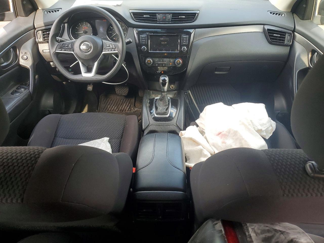 2020 Nissan Rogue Sport S - zdjęcie 8