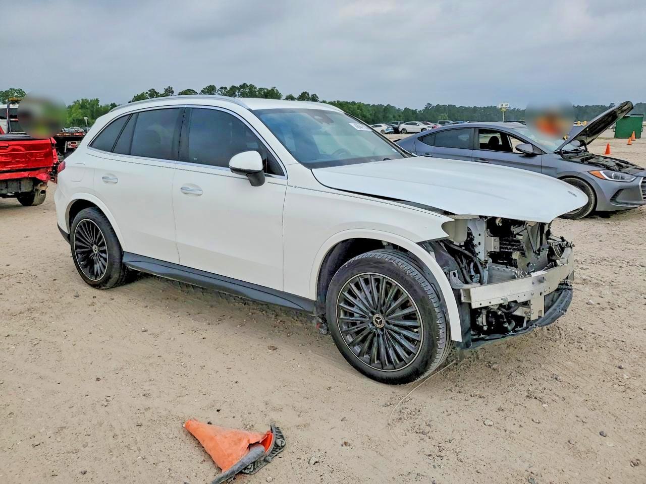 2025 Mercedes-Benz Glc 300 - zdjęcie 5