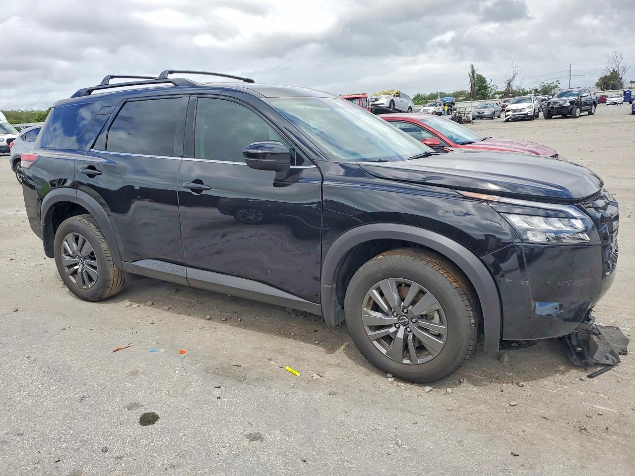 2025 Nissan Pathfinder Sv - zdjęcie 4