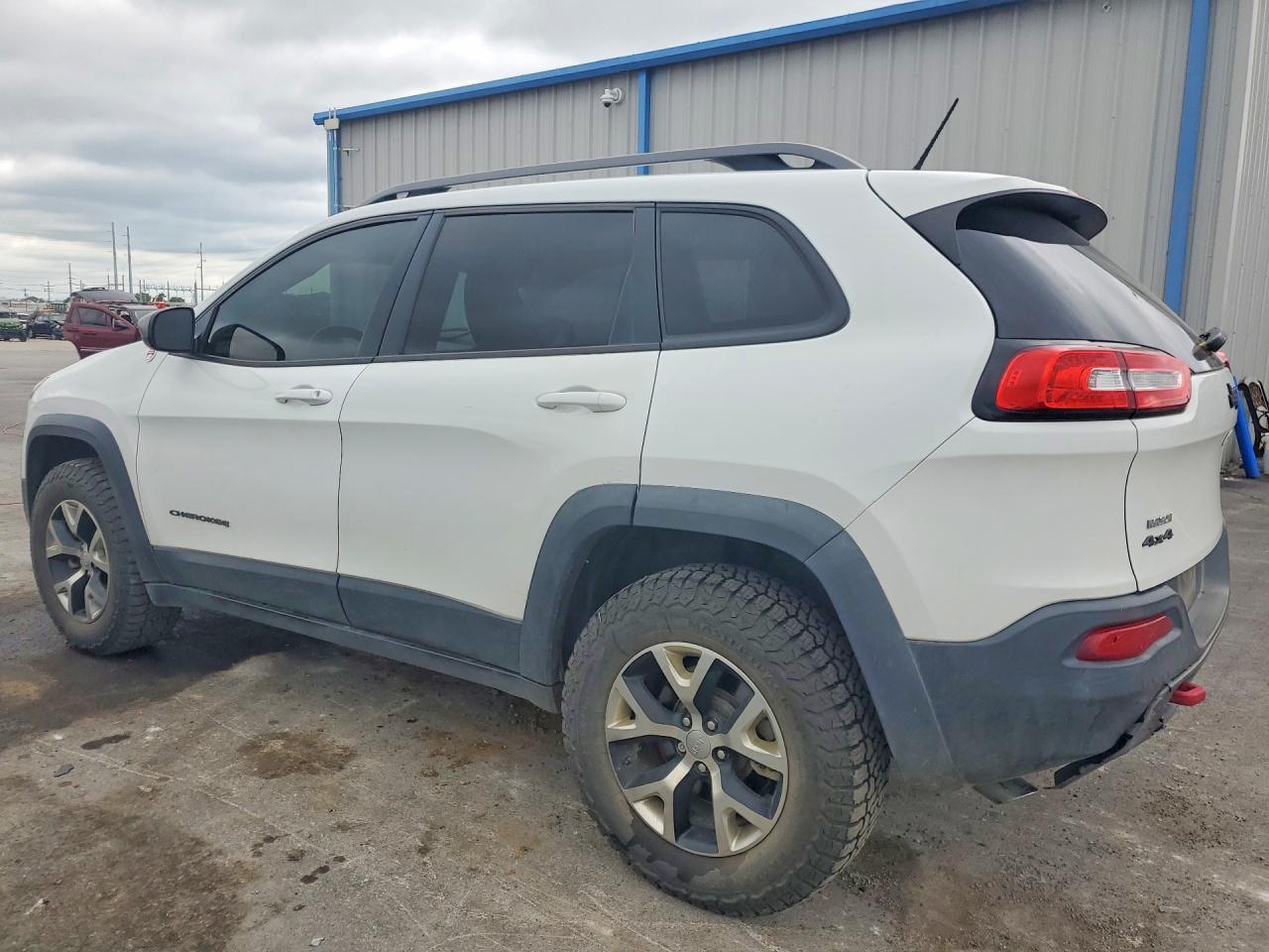 2015 Jeep Cherokee Trailhawk - zdjęcie 2