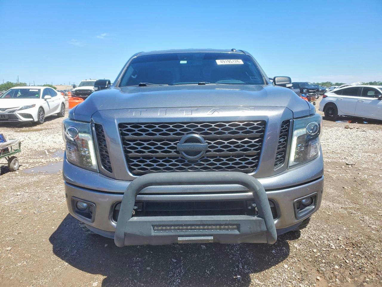 2018 Nissan Titan Sv - zdjęcie 5