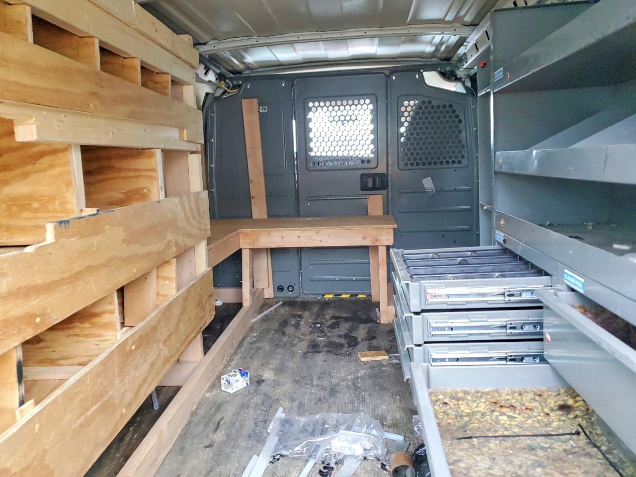 2013 Chevrolet Express G1500 - zdjęcie 11