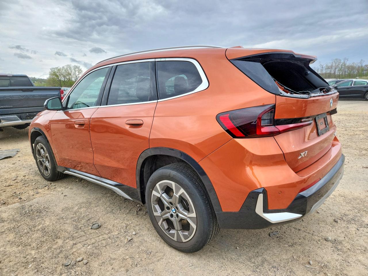 2023 BMW X1 xDrive28I - zdjęcie 2