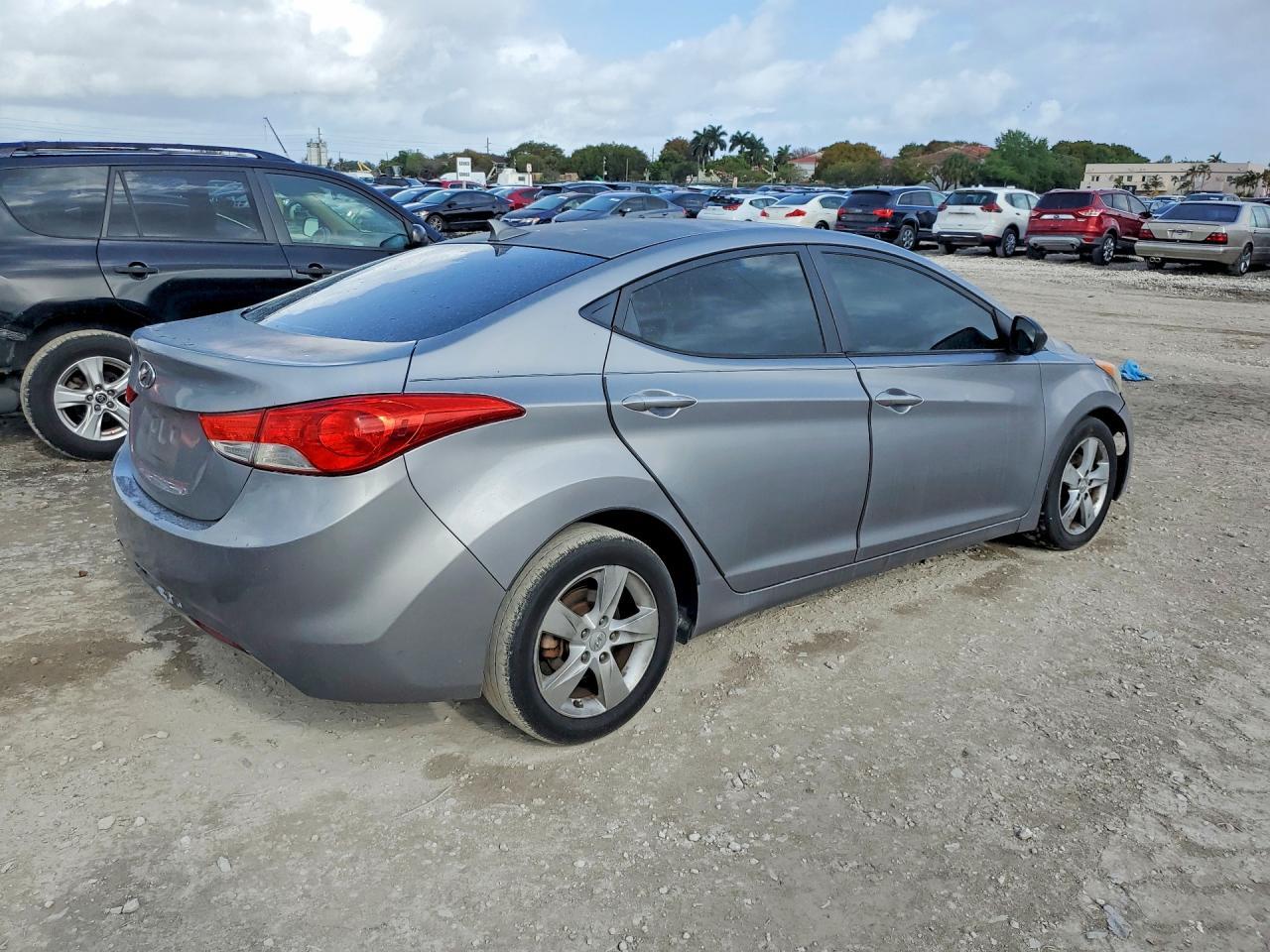 2013 Hyundai Elantra Gls - zdjęcie 3