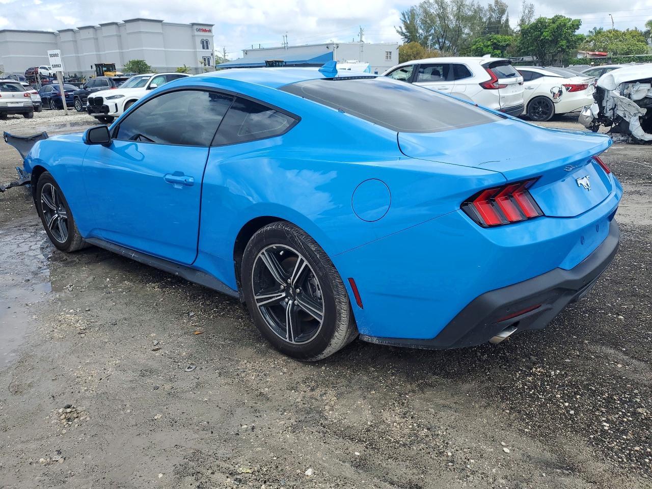 2025 Ford Mustang - zdjęcie 2