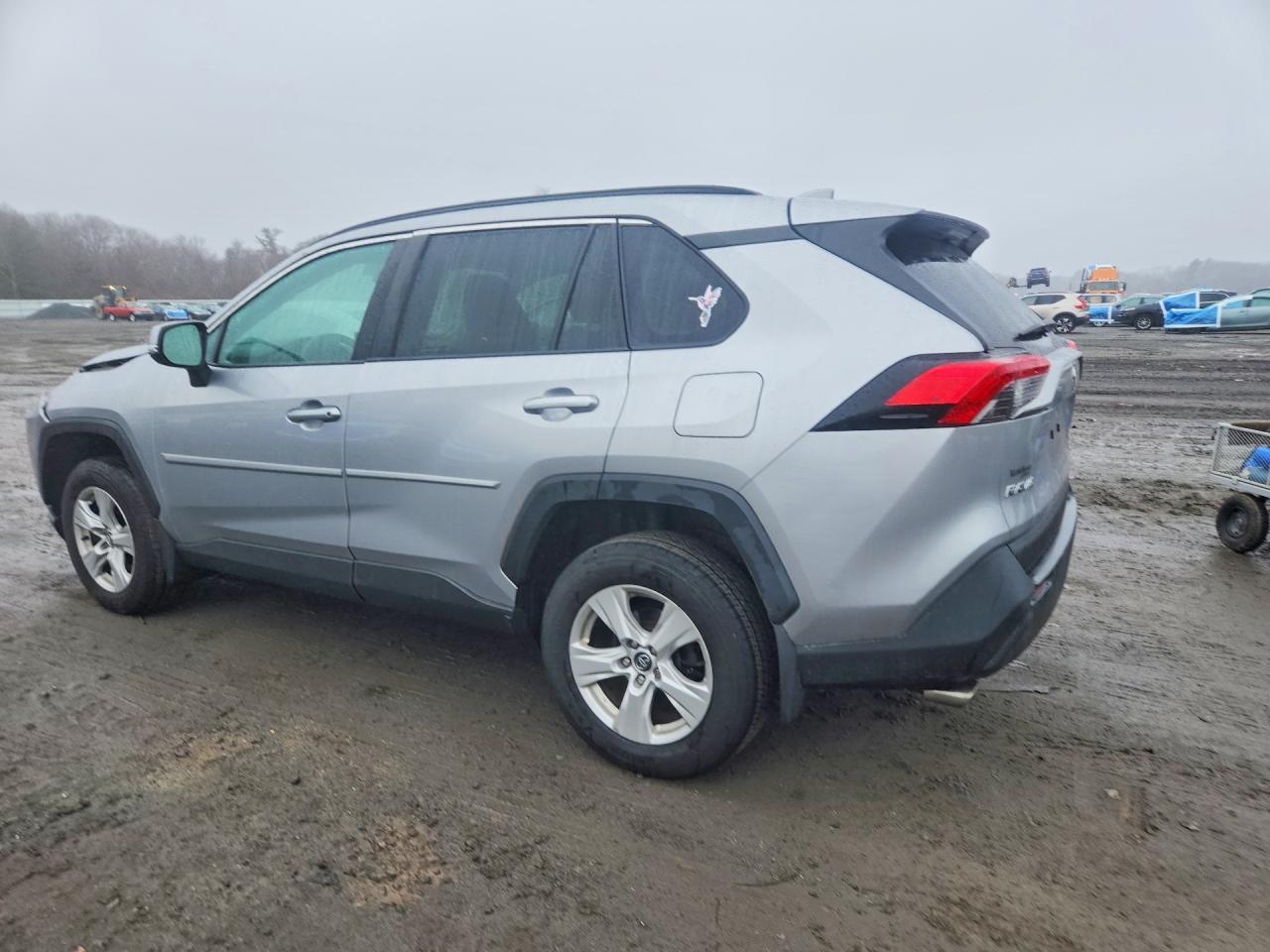2021 Toyota Rav4 Xle - zdjęcie 2