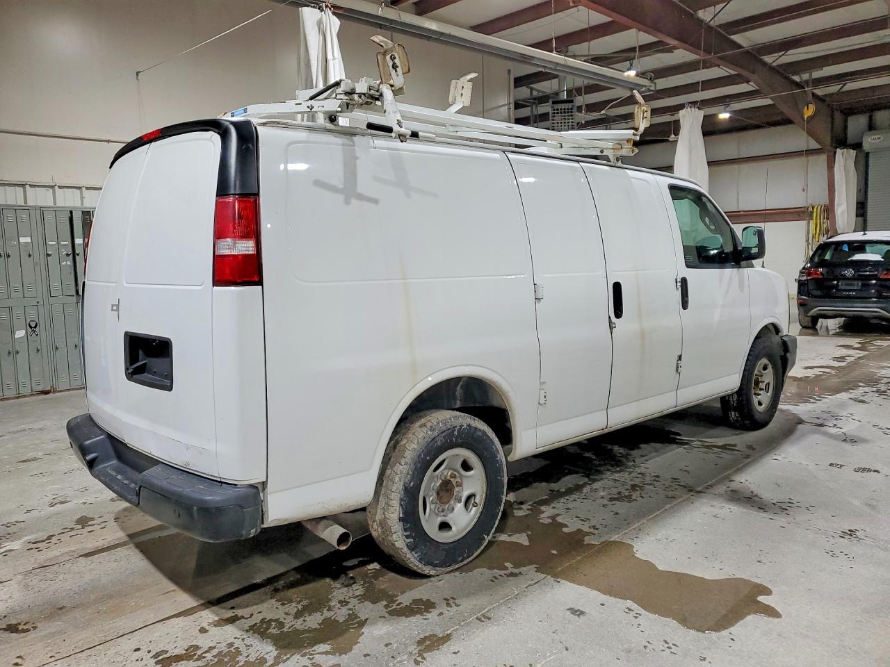 2017 Chevrolet Express G2500 - zdjęcie 3