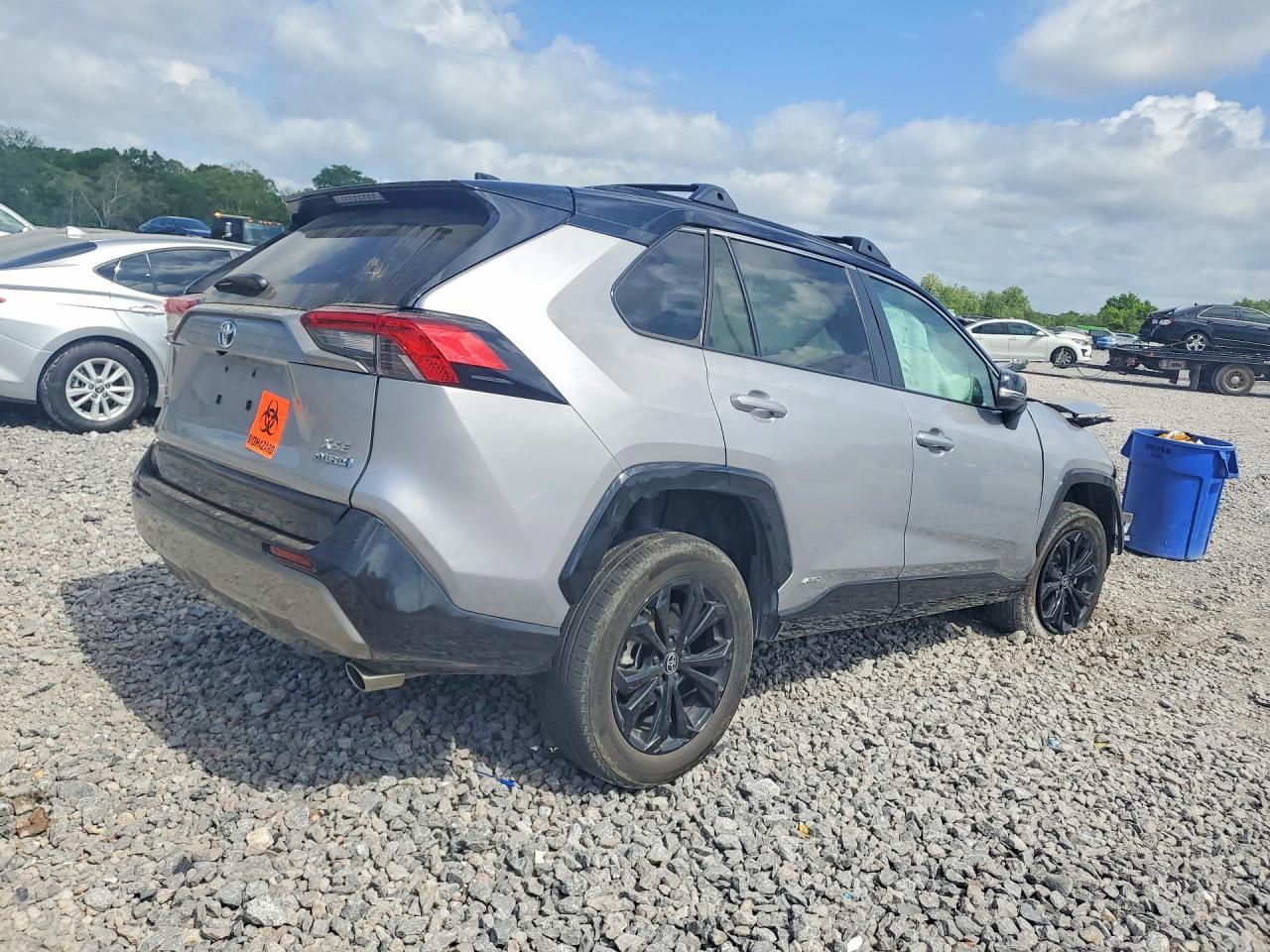 2023 Toyota Rav4 Xse - zdjęcie 3