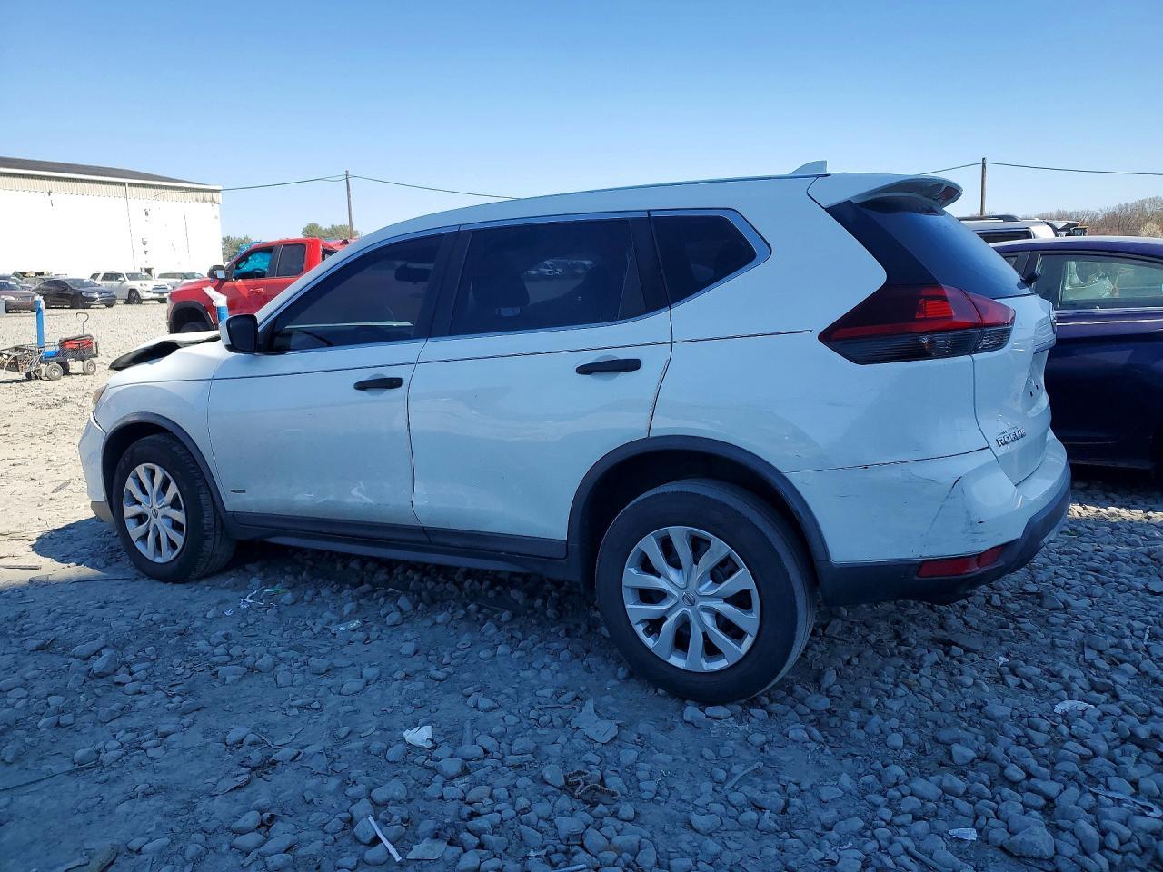 2018 Nissan Rogue S - zdjęcie 2