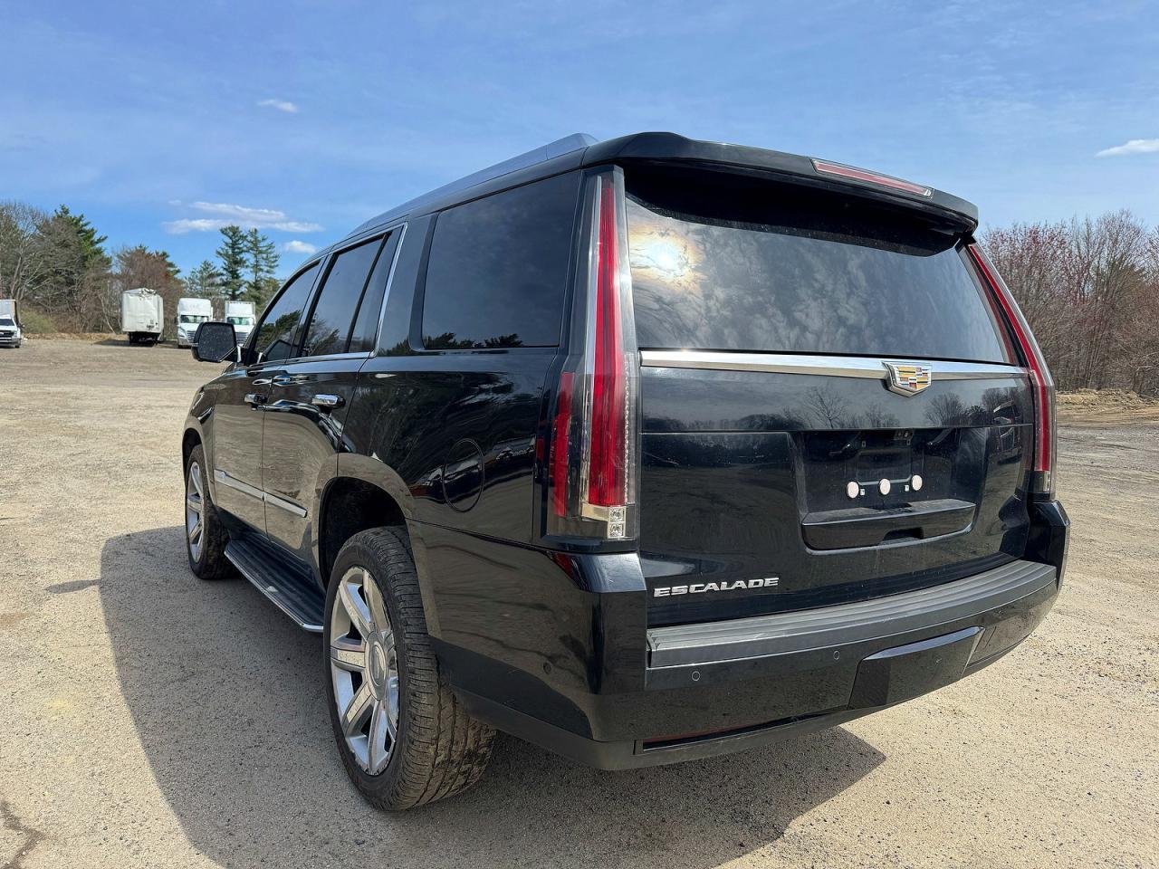 2017 Cadillac Escalade Luxury - zdjęcie 3