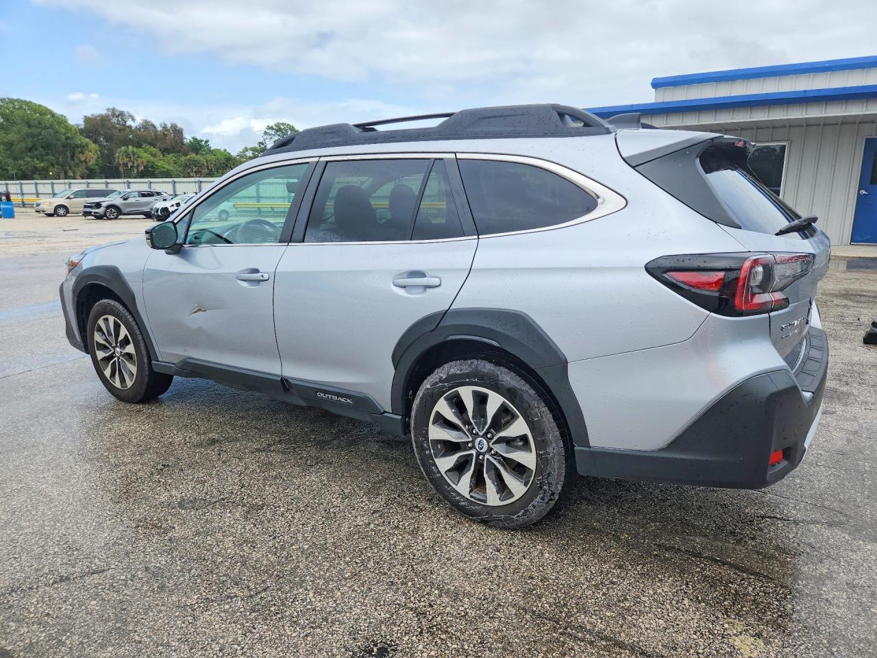 2025 Subaru Outback Limited - zdjęcie 2