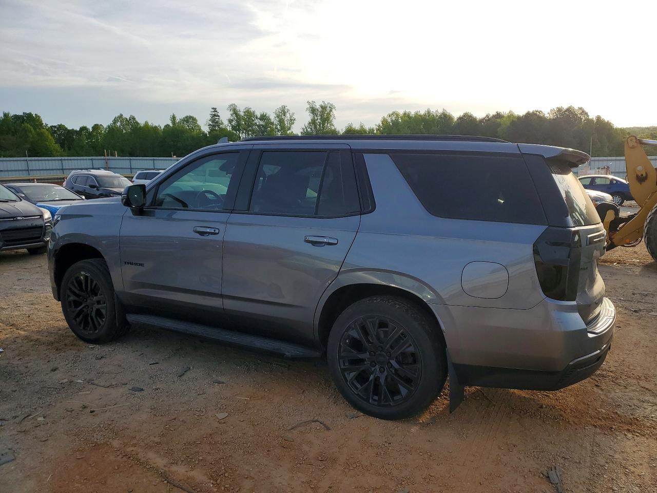 2021 Chevrolet Tahoe K1500 Rst - zdjęcie 2