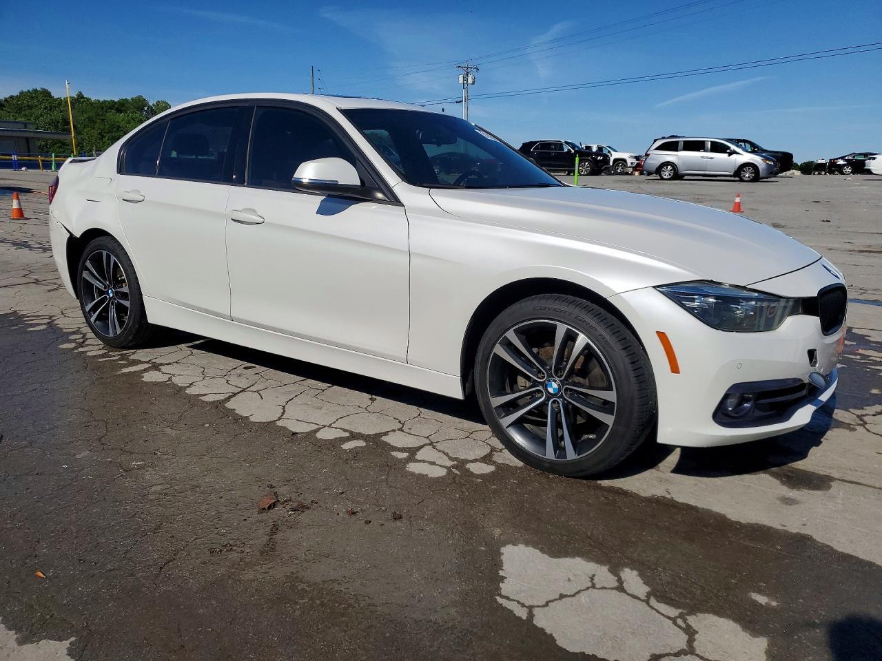 2018 BMW 330 I - zdjęcie 4