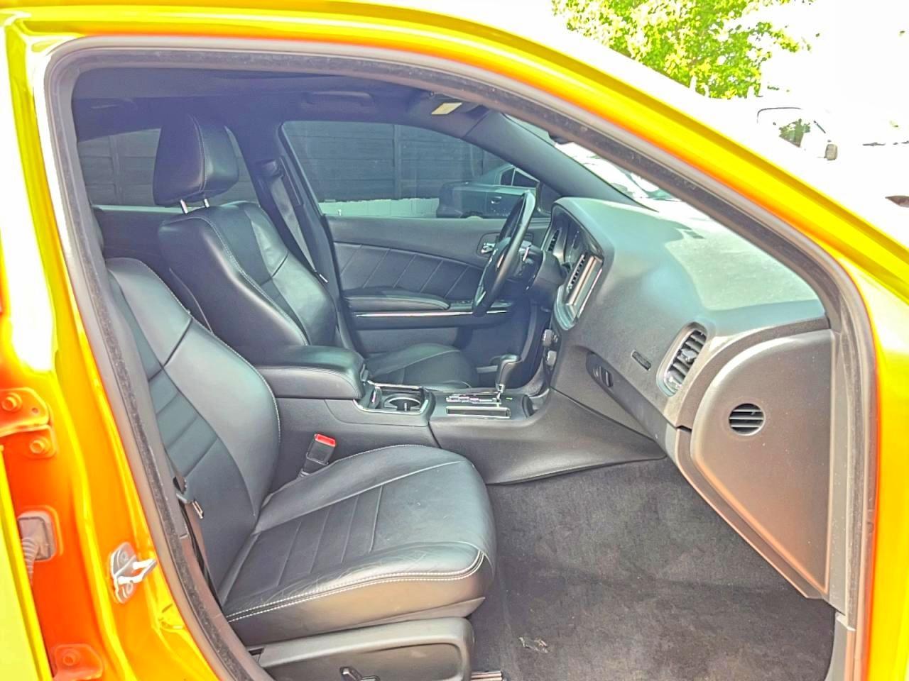 2014 Dodge Charger R - zdjęcie 5