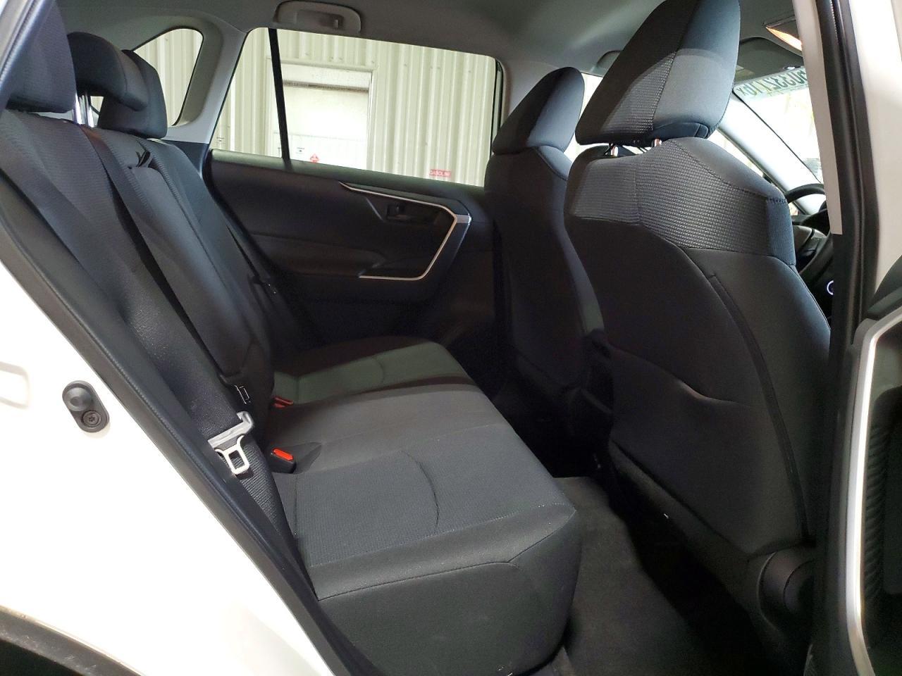 2021 Toyota Rav4 Le - zdjęcie 11