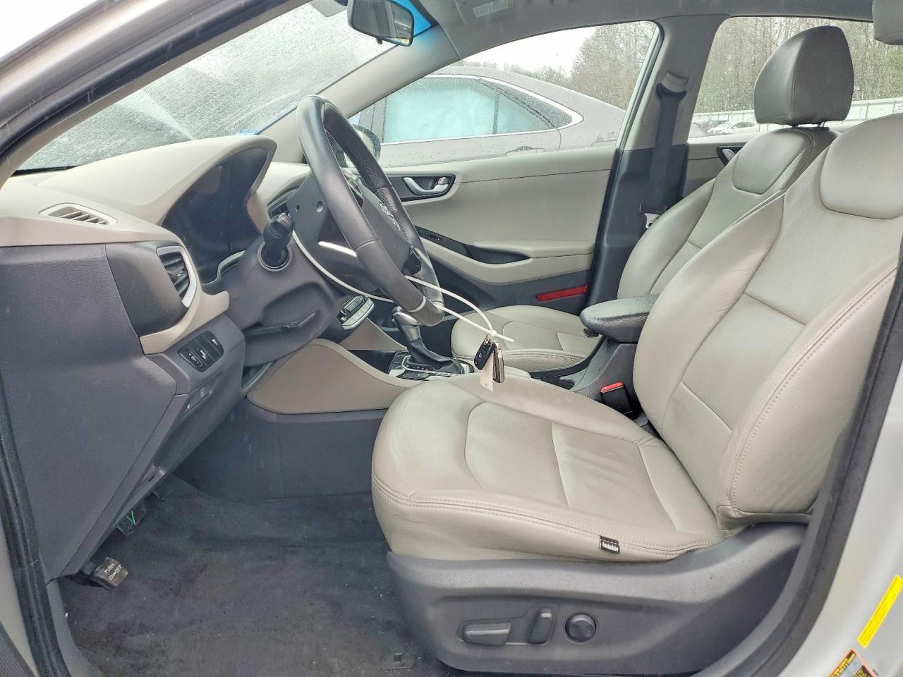 2017 Hyundai Ioniq Hybrid Sel - zdjęcie 7