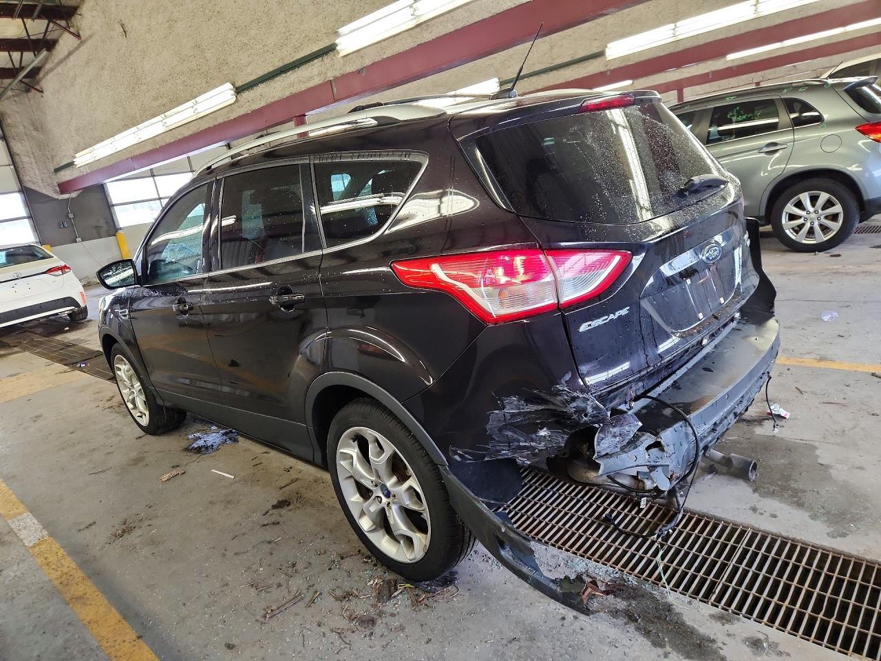 2013 Ford Escape Titanium - zdjęcie 2