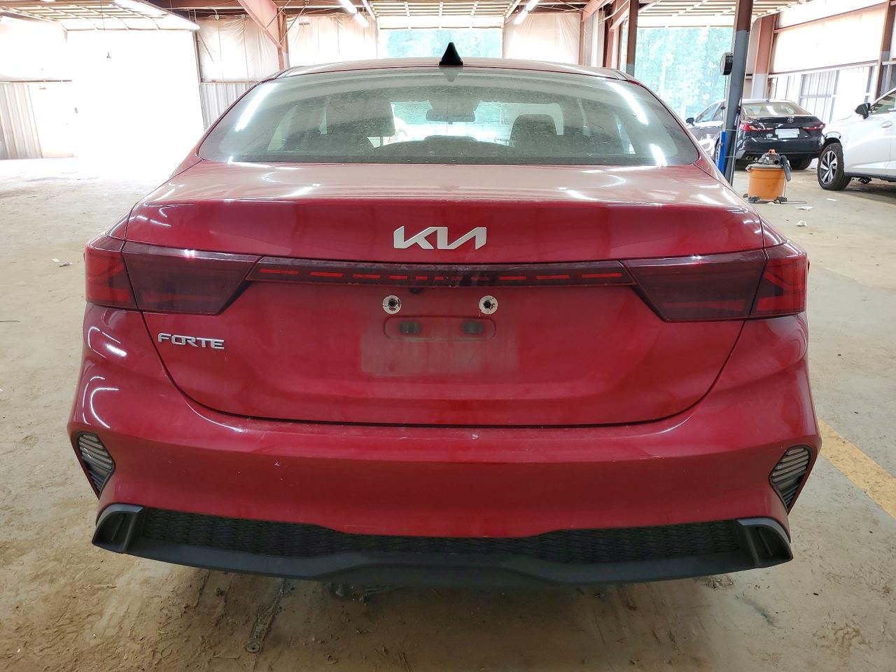 2023 Kia Forte Lxs - zdjęcie 6