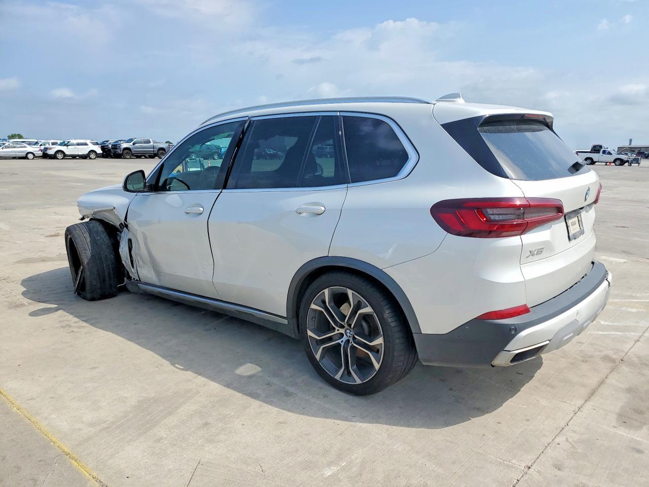 2021 BMW X5 - zdjęcie 2