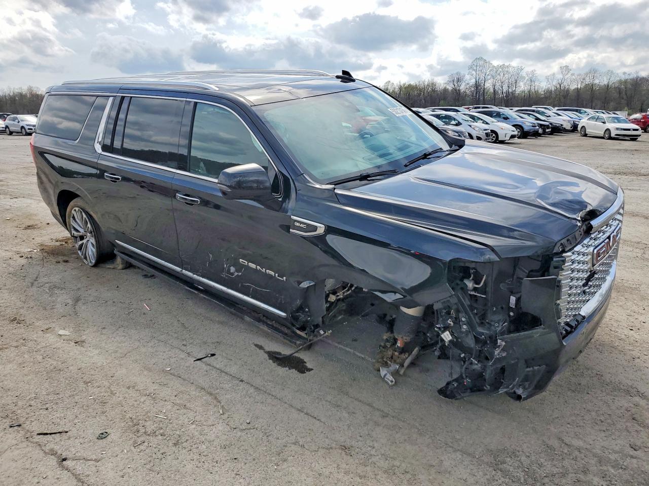 2021 GMC Yukon Xl Denali - zdjęcie 4
