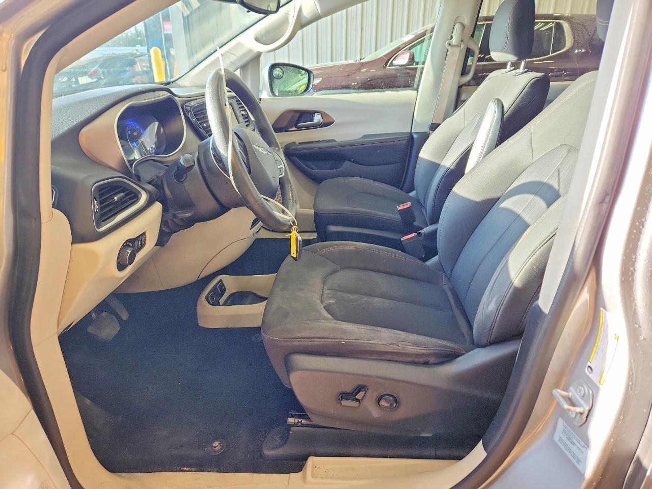 2017 Chrysler Pacifica Touring - zdjęcie 7