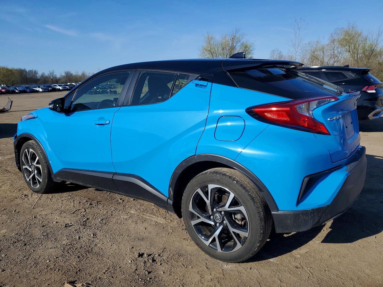 2019 Toyota C-Hr Xle - zdjęcie 2