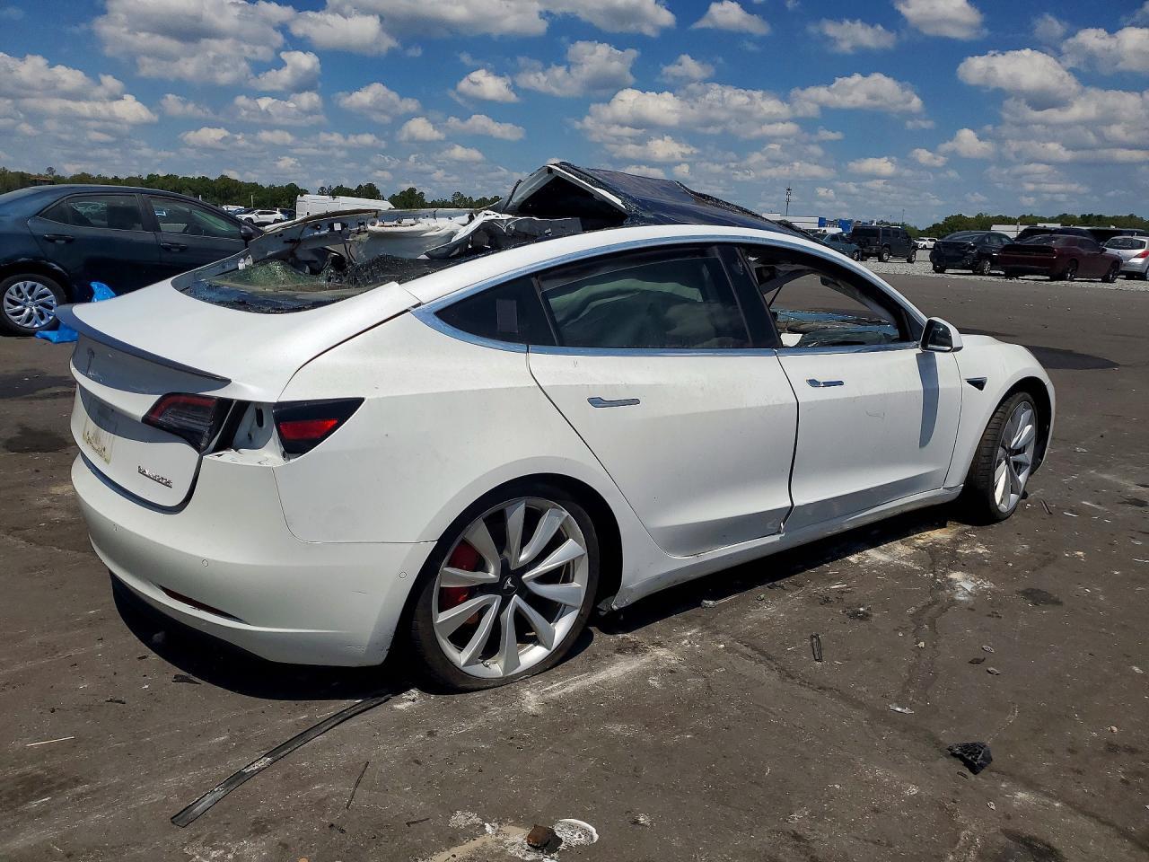 2018 Tesla Model 3 - zdjęcie 3