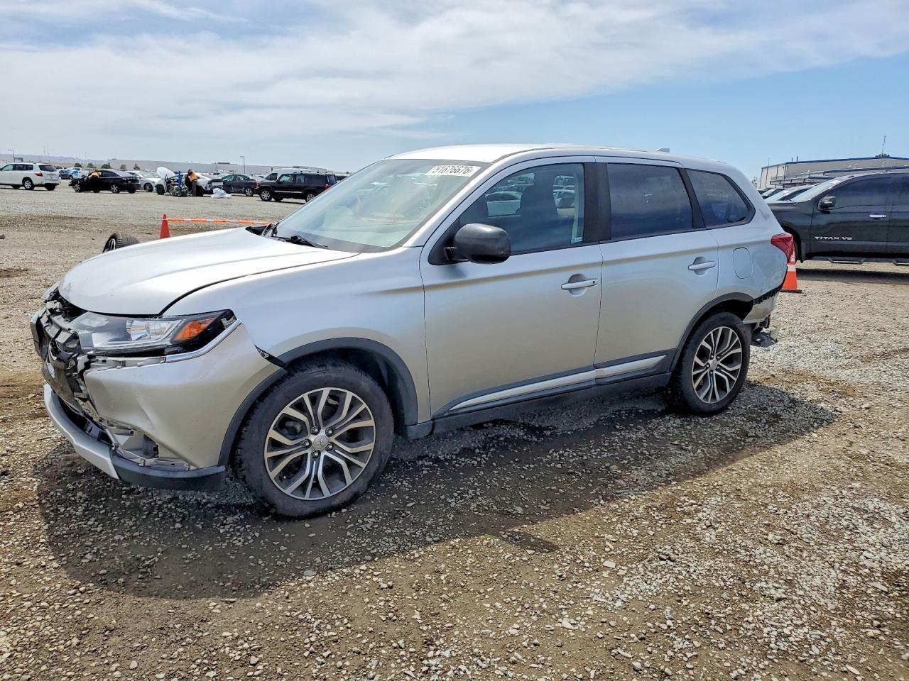2018 Mitsubishi Outlander Es - zdjęcie główne