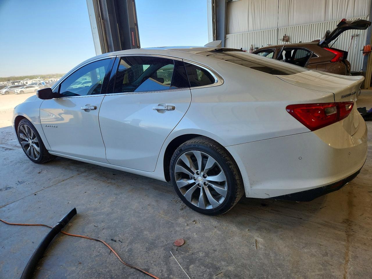 2018 Chevrolet Malibu Premier - zdjęcie 2