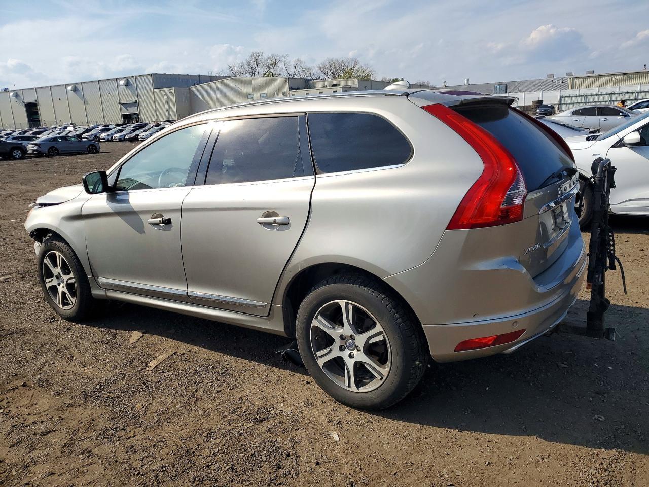 2015 Volvo Xc60 T6 Premier+ - zdjęcie 2