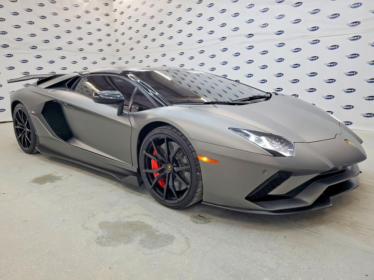2019 Lamborghini Aventador S - zdjęcie 4