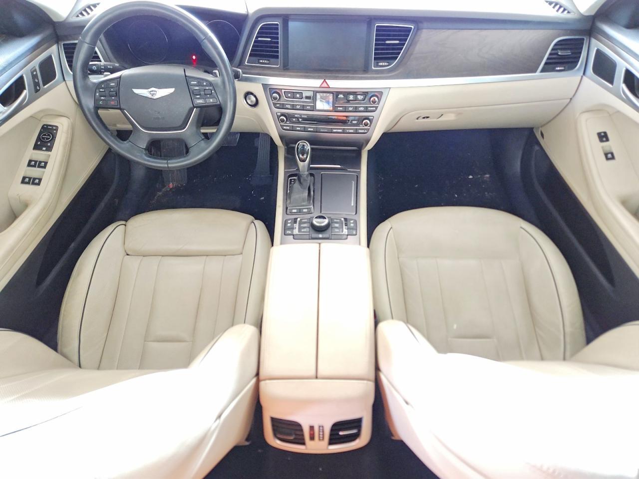 2015 Hyundai Genesis 3.8L - zdjęcie 8