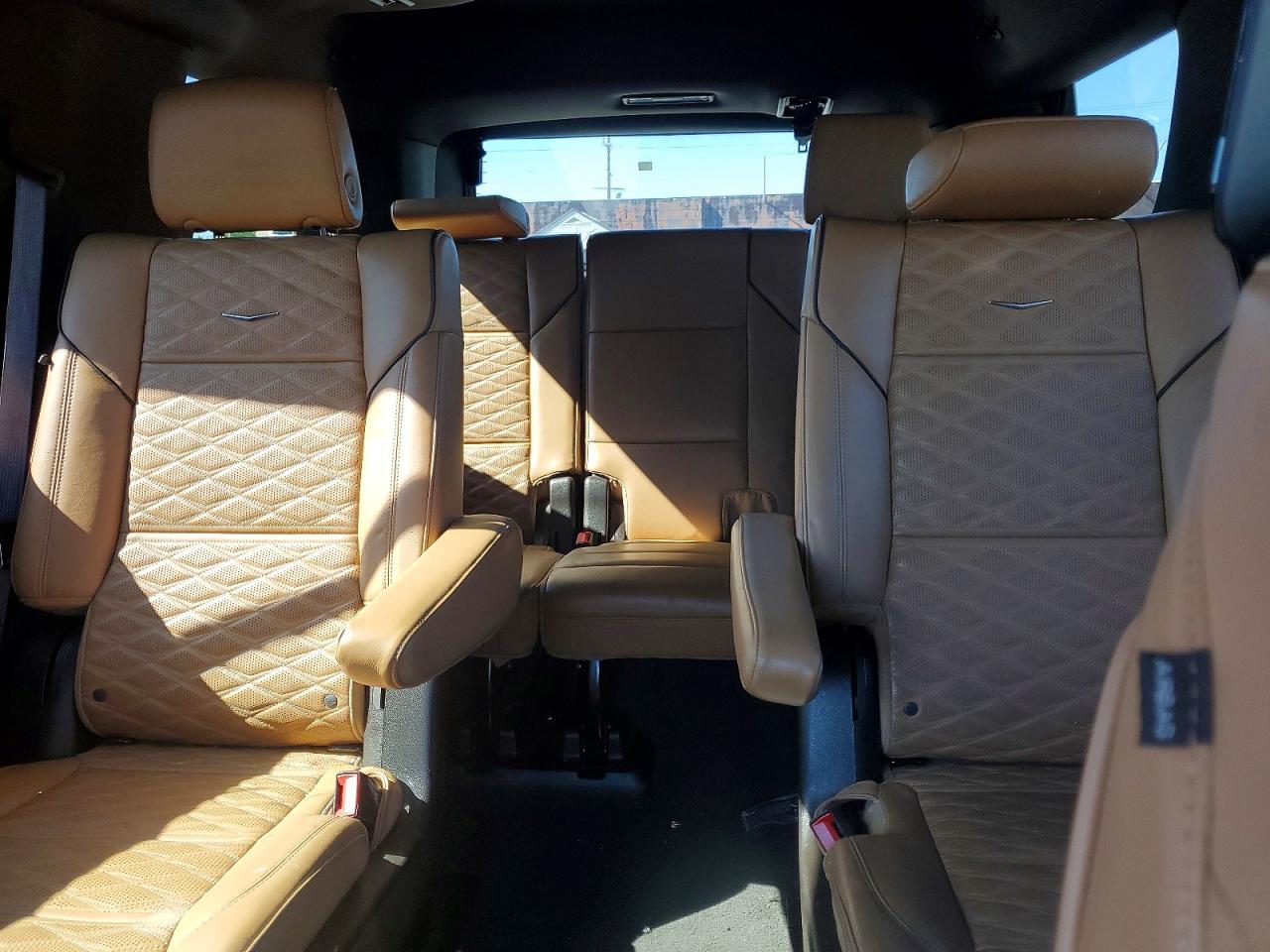 2023 Cadillac Escalade Premium Luxury - zdjęcie 10