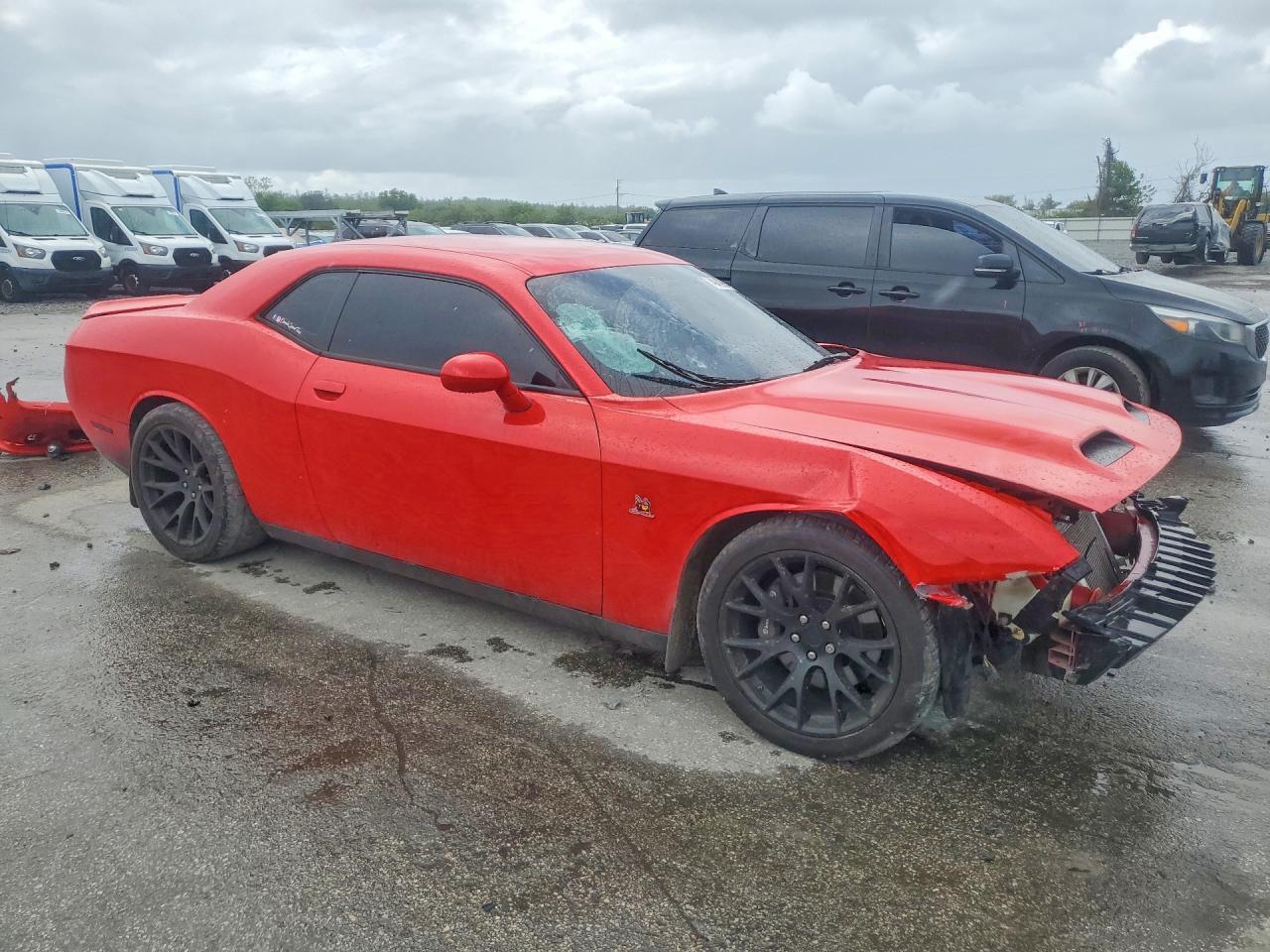 2015 Dodge Challenger R - zdjęcie 4
