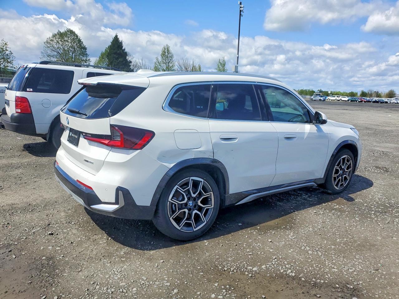 2026 BMW X1 xDrive28I - zdjęcie 3