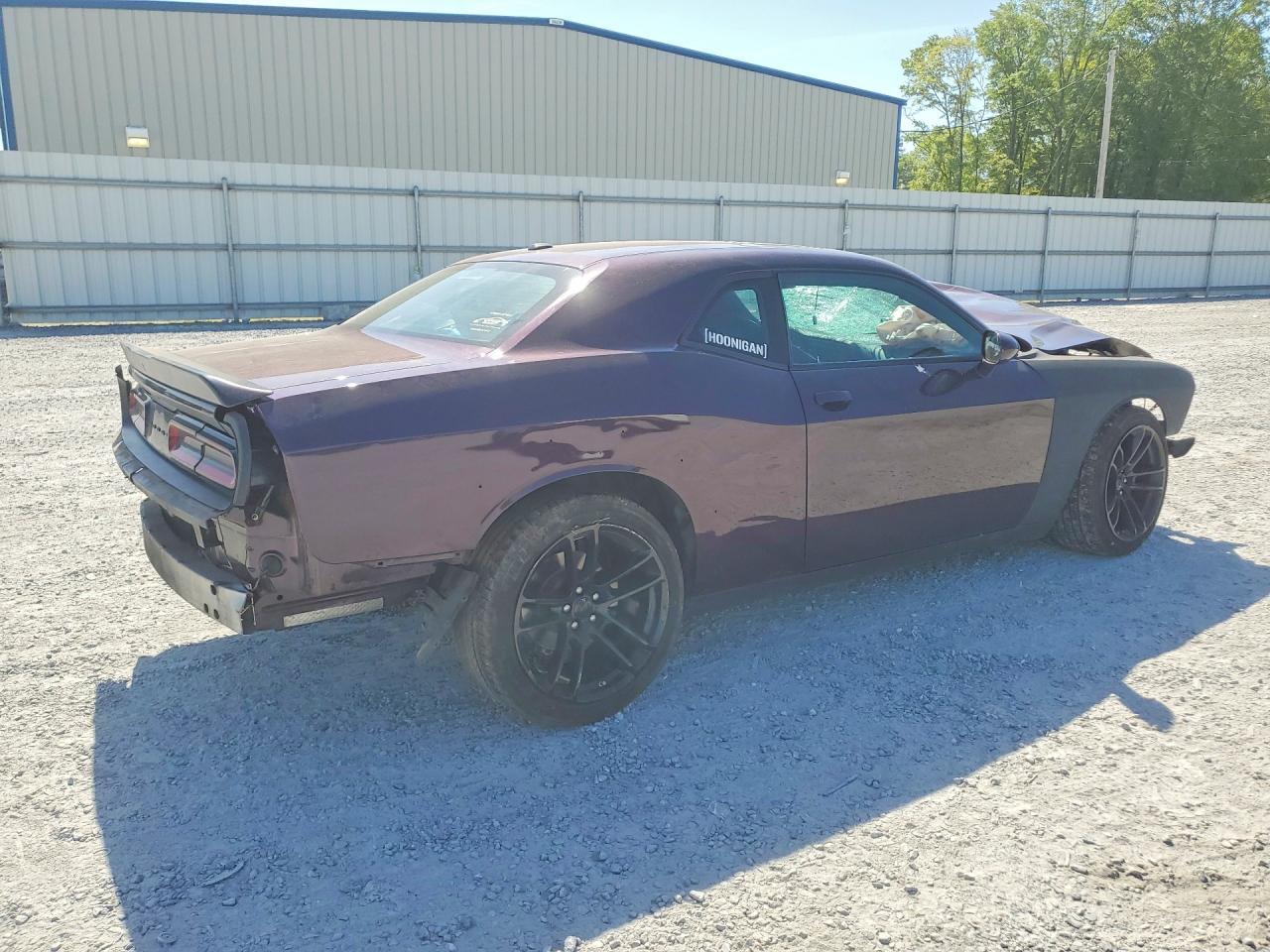2022 Dodge Challenger Sxt - zdjęcie 3