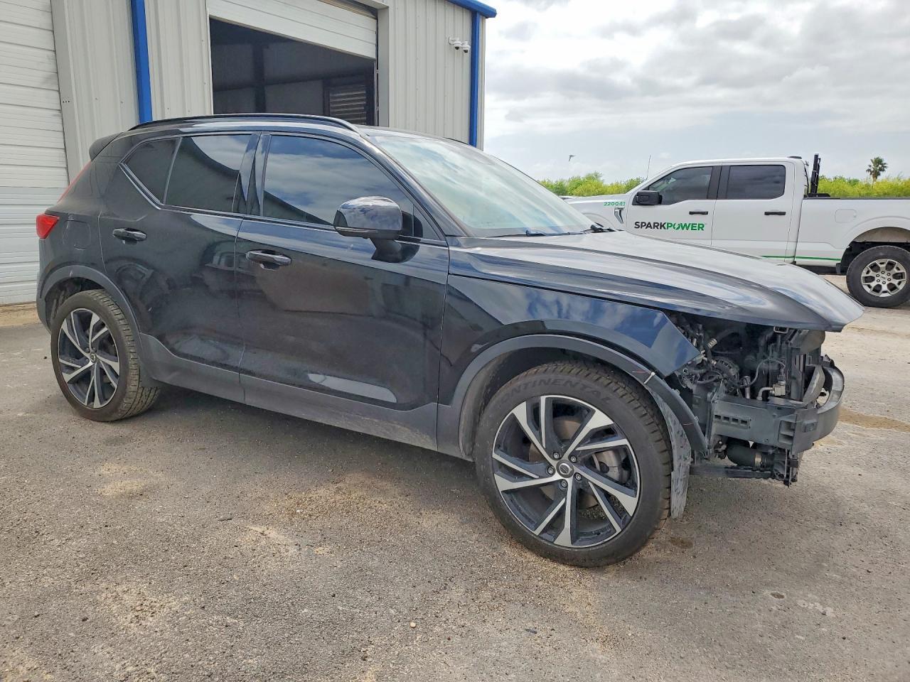 2021 Volvo Xc40 T5 R-Design - zdjęcie 4