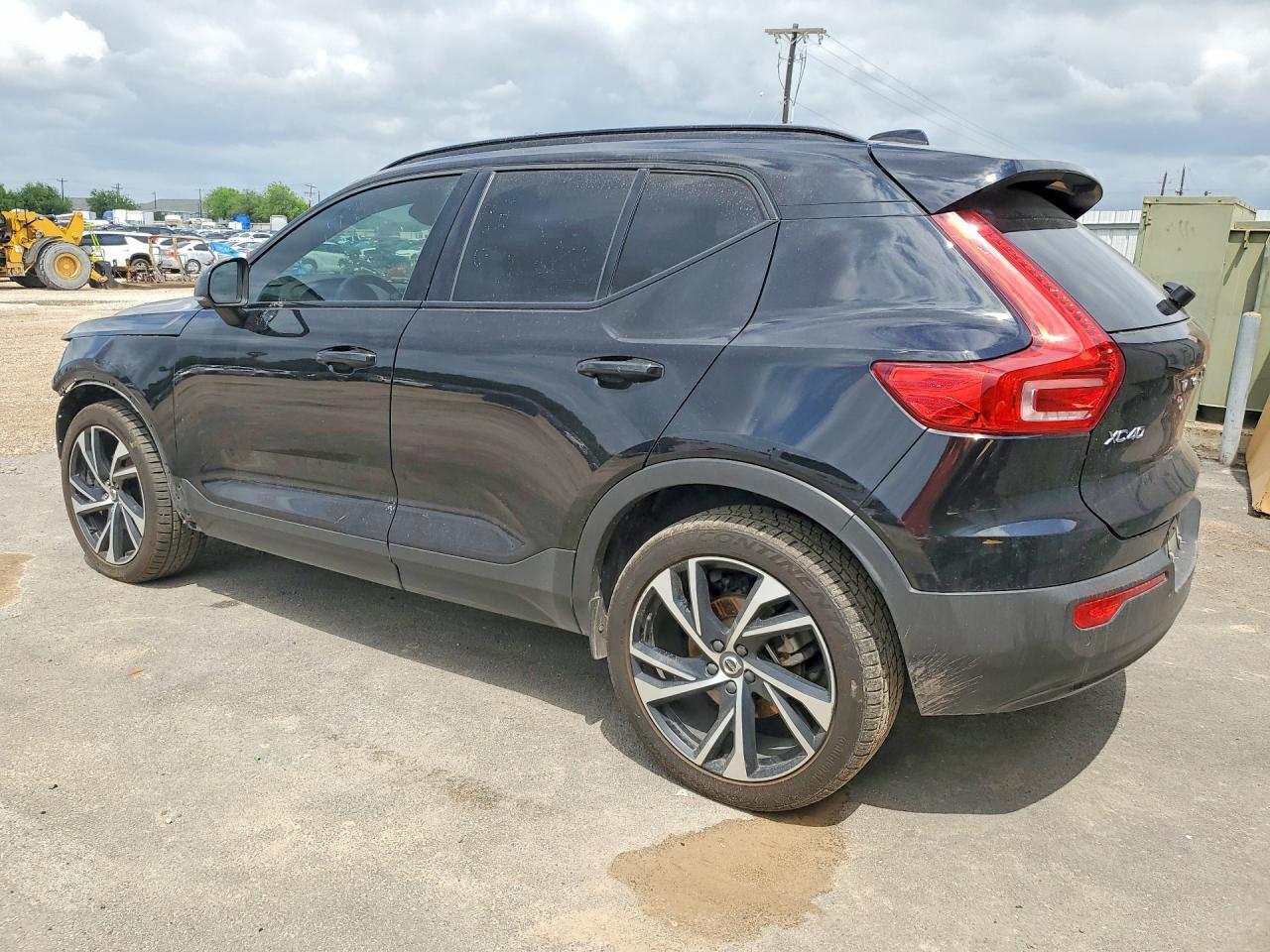 2021 Volvo Xc40 T5 R-Design - zdjęcie 2