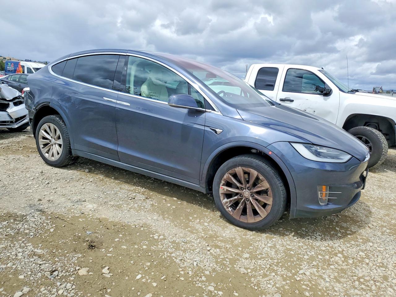 2019 Tesla Model X - zdjęcie 4