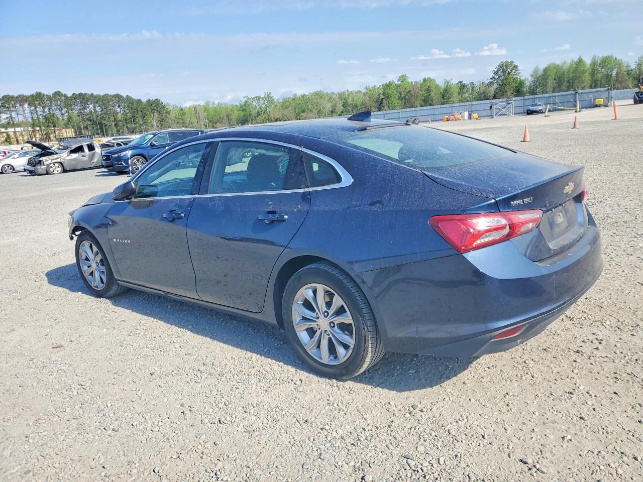 2022 Chevrolet Malibu Lt - zdjęcie 2