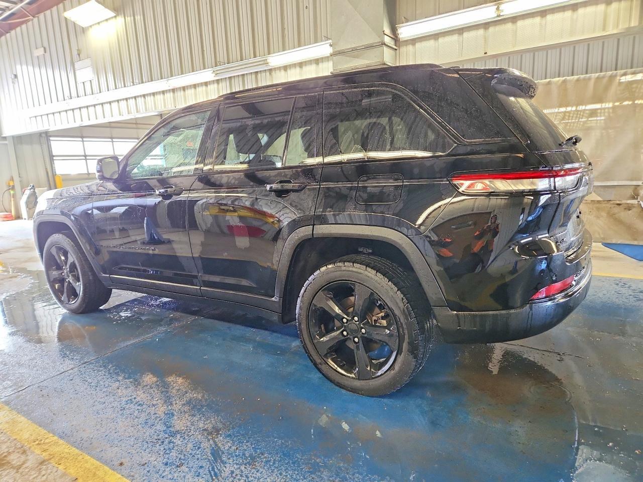 2023 Jeep Grand Cherokee Laredo - zdjęcie 2